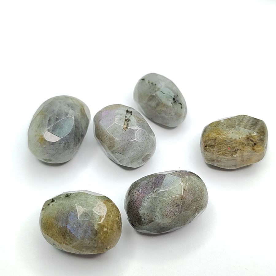 Лабрадор натуральный 18х13 мм, штука