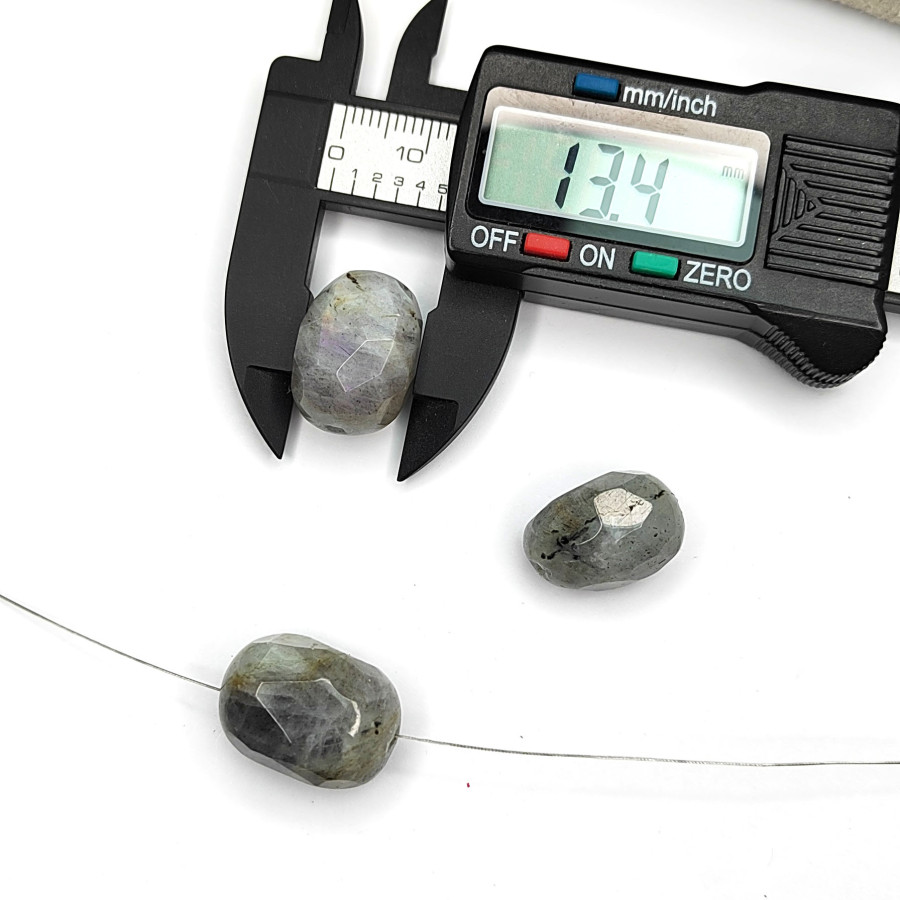 Лабрадор натуральный 18х13 мм, штука