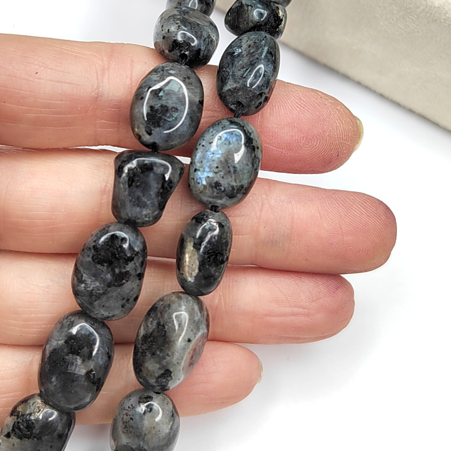 Ларвикит натуральный 15х11 мм