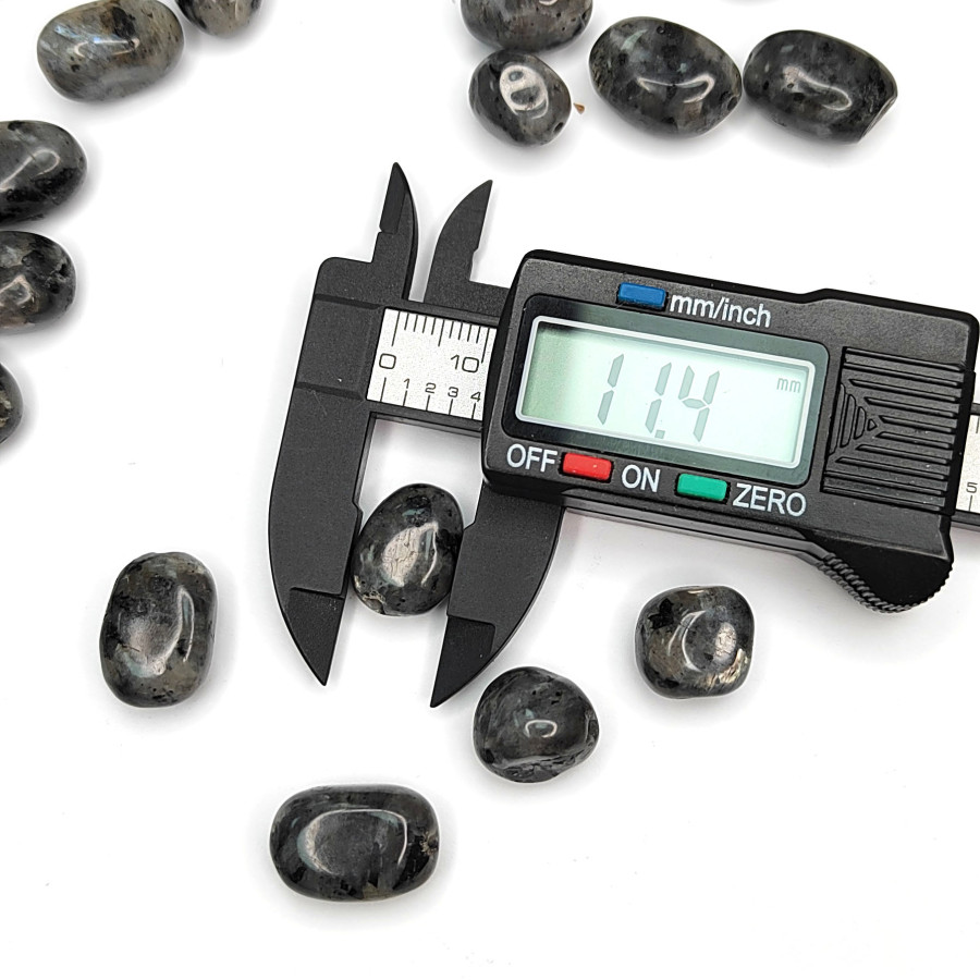 Ларвикит натуральный 15х11 мм