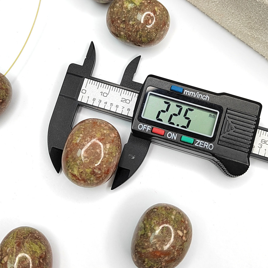 Яшма натуральная Унакит - Осенний лес, 28х22 мм