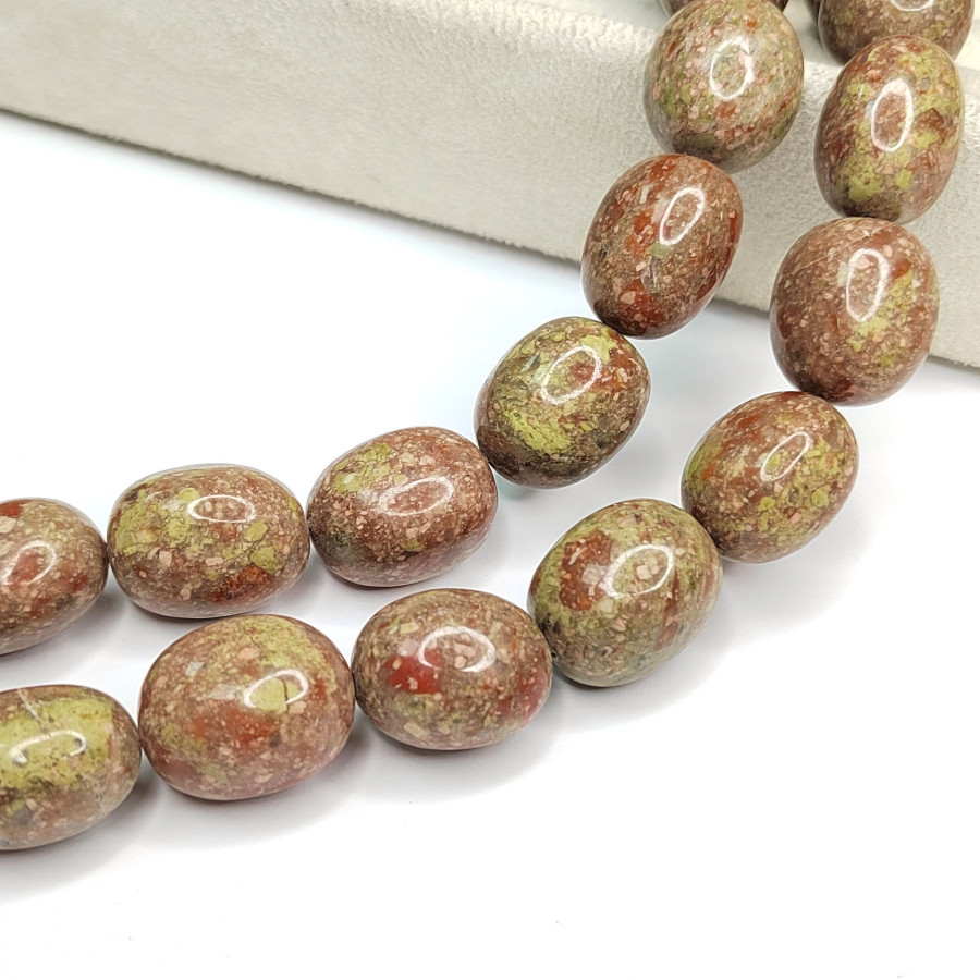 Яшма натуральная Унакит - Осенний лес, 22х18 мм Нить 38 см (17-18 бусин)