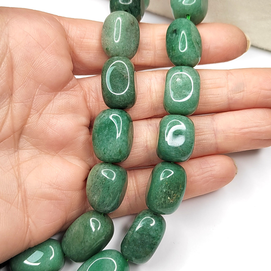 Нефрит натуральный 17х12 мм Нить (22 бусины)