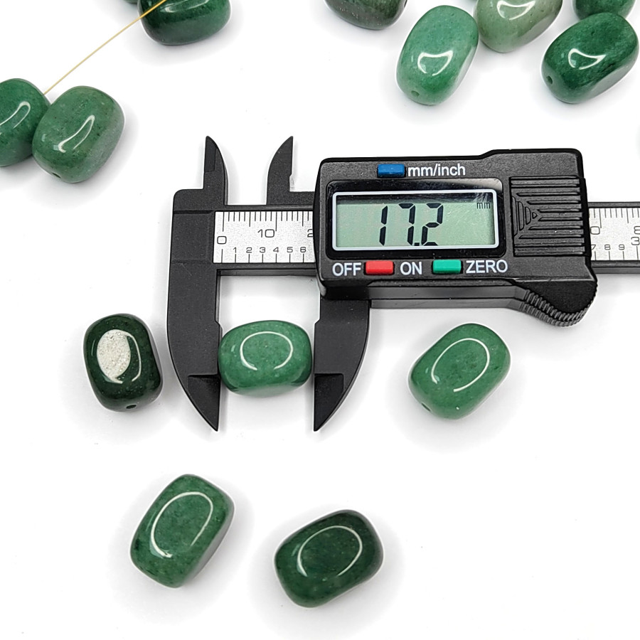 Нефрит натуральный 17х12 мм