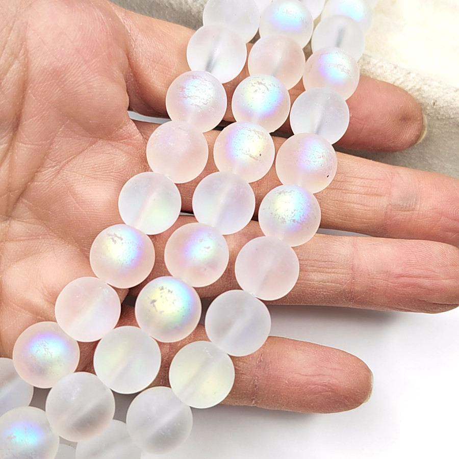 Опал матовый (имитация) с гальваническим покрытием, нить 38-39 см