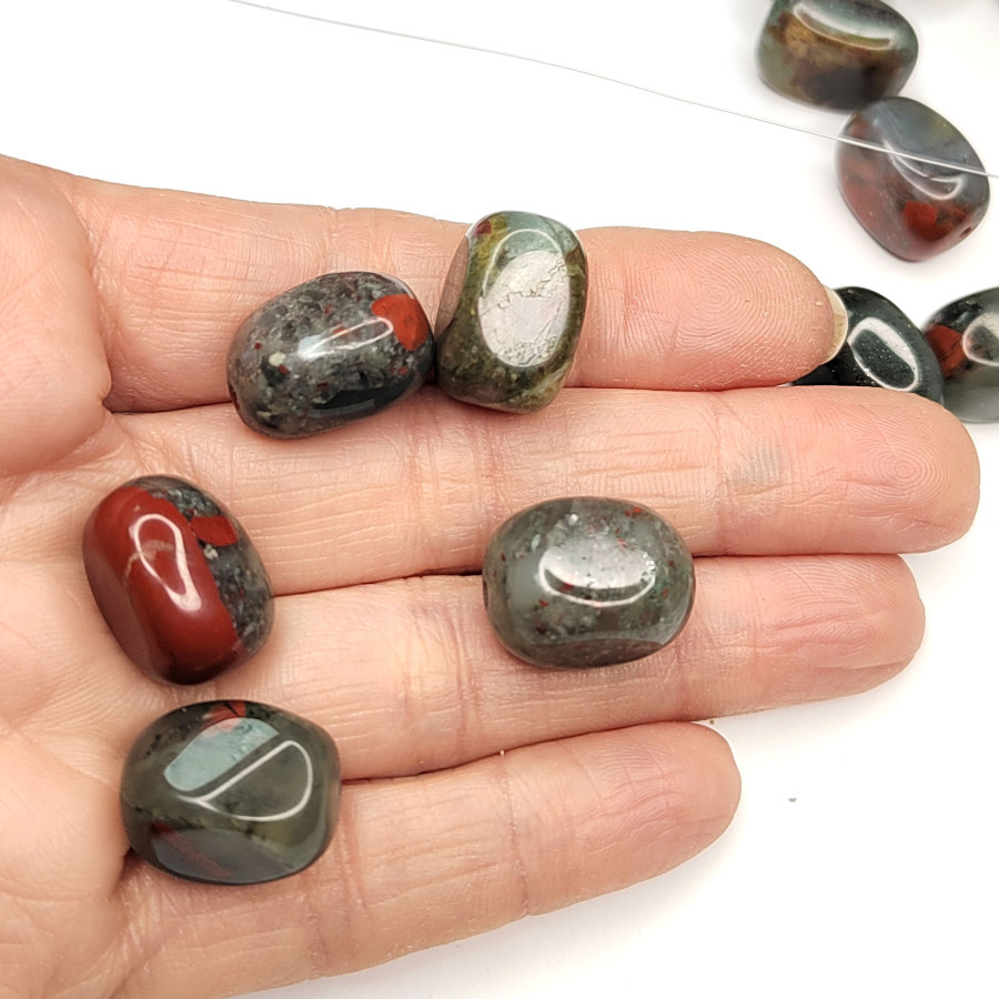 Гелиотроп африканский натуральный, "кровавая яшма" 18х12 мм