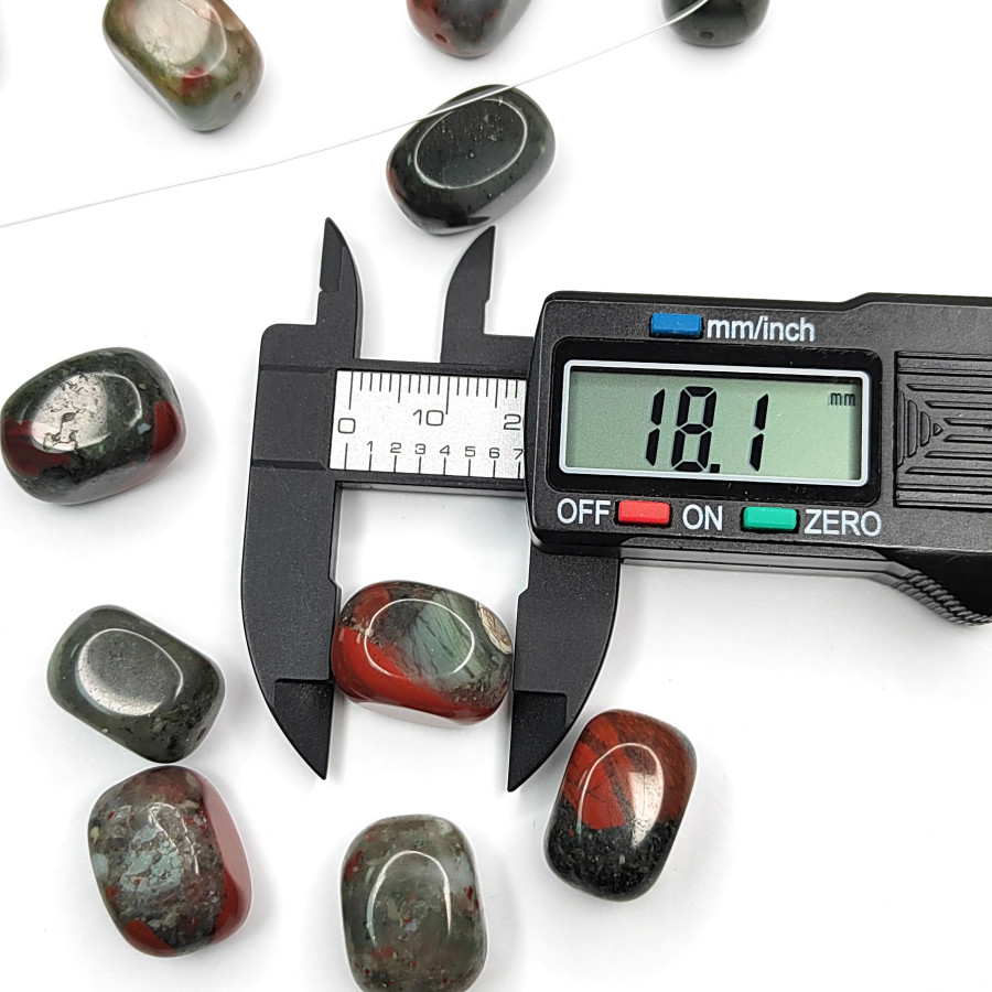 Гелиотроп африканский натуральный, "кровавая яшма" 18х12 мм