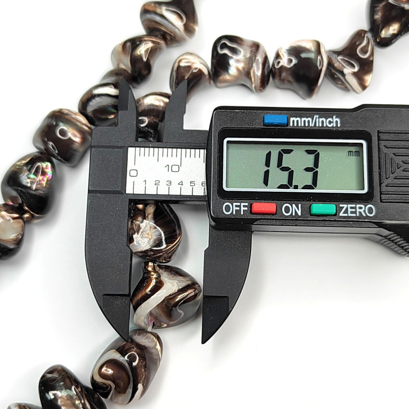 Перламутр натуральный 15х11 мм Галтовка, цвет шоколадный, нить 39 см