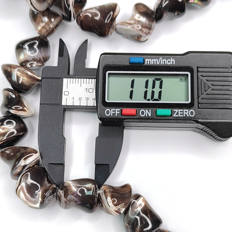 Перламутр натуральный 15х11 мм Галтовка, цвет шоколадный, нить 39 см