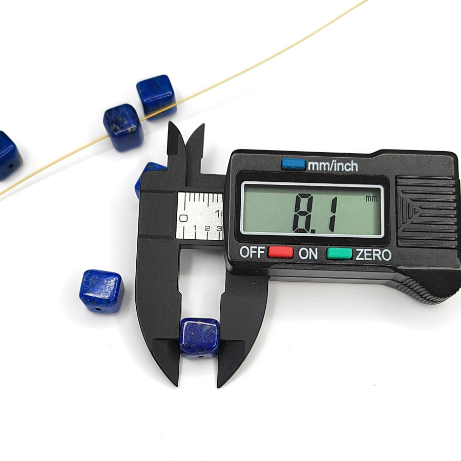 Лазурит натуральный 8 мм кубик, штука