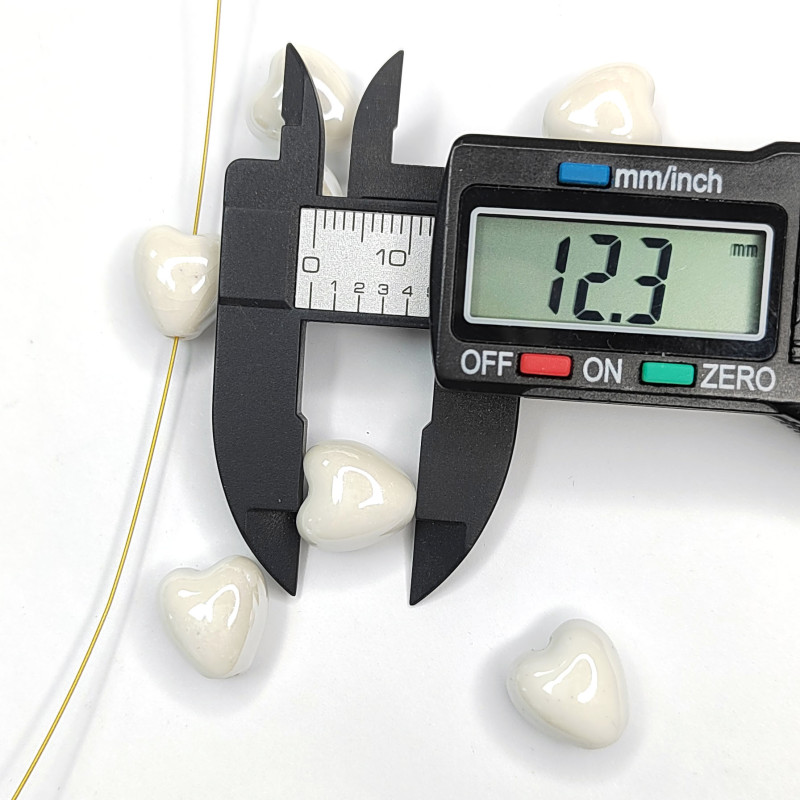 Бусины керамические Сердечко белое 12 мм