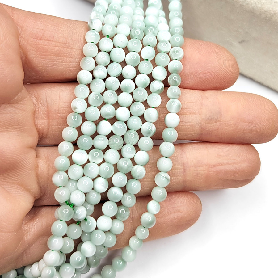 Ангелит натуральный 4 мм, нить 40 см