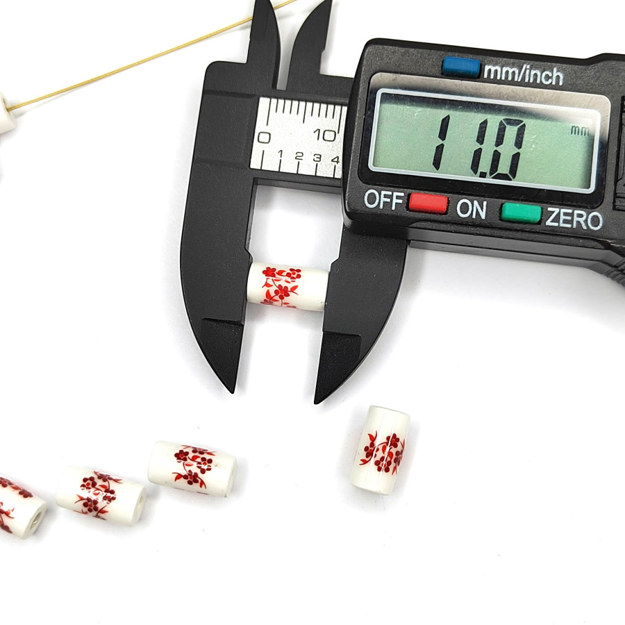 Бусины керамические Столбик 11Х6 мм с красным узором Гжель