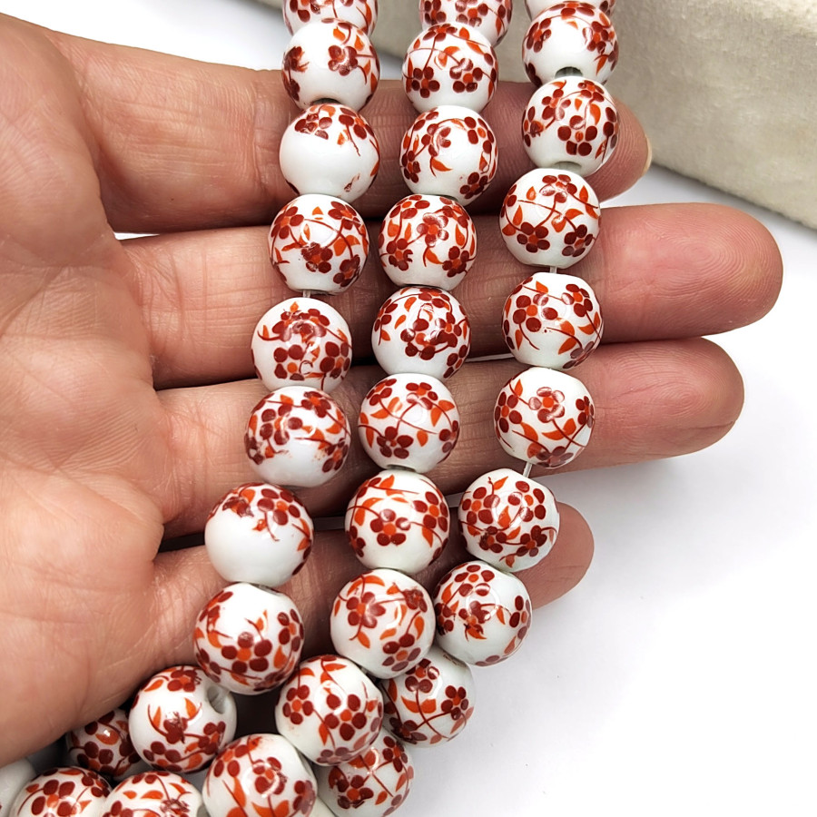 Бусины керамические 11 мм с красным узором Гжель Нить 33,5 см (32 бусины)
