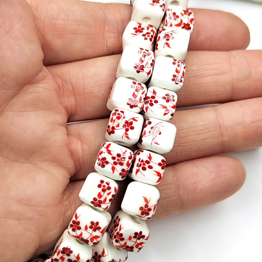 Бусина керамическая Кубик 9 мм с узором Гжель Нить 41 см (47 бусин)