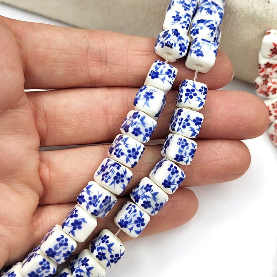 Бусина керамическая Кубик 8 мм с узором Гжель Нить 39 см (48 бусин)