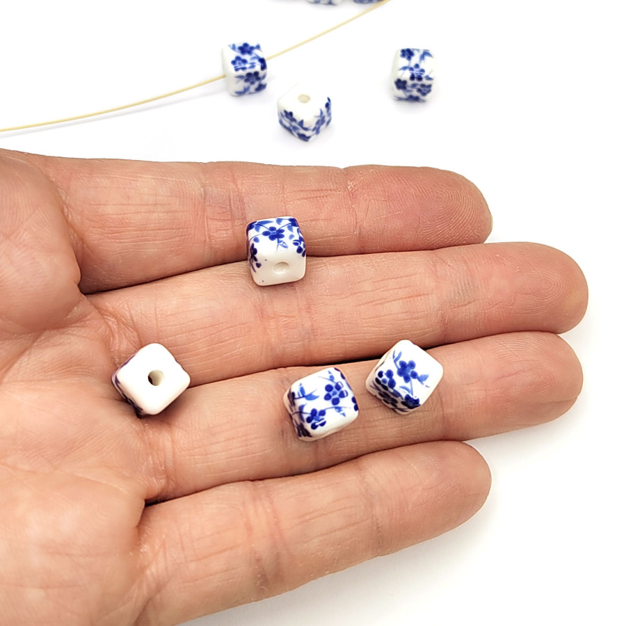 Бусина керамическая Кубик 8 мм с узором Гжель