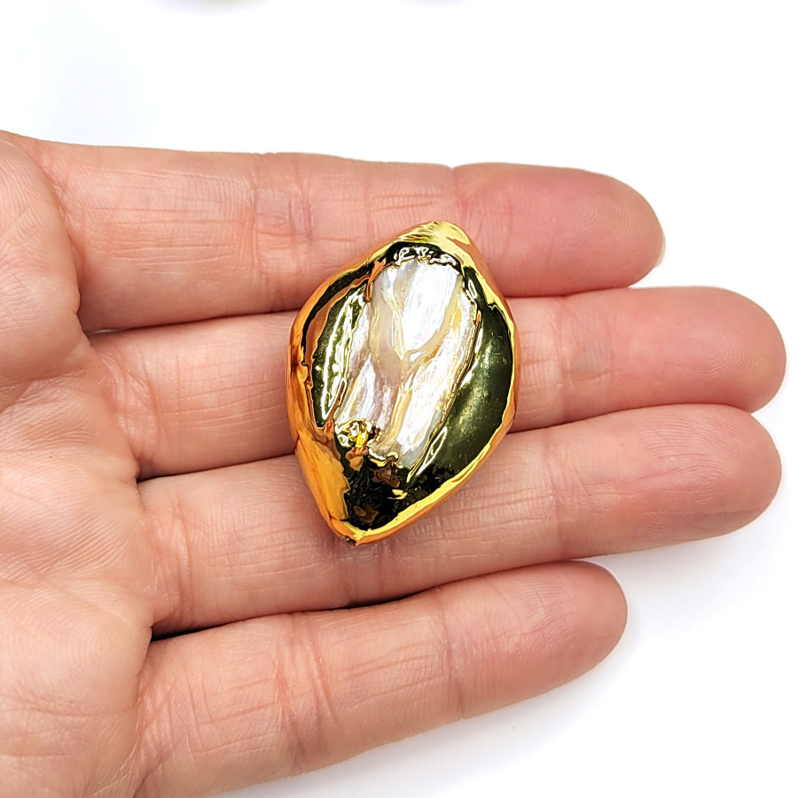 Жемчуг барочный натуральный культивированный крупный с позолоченным покрытием