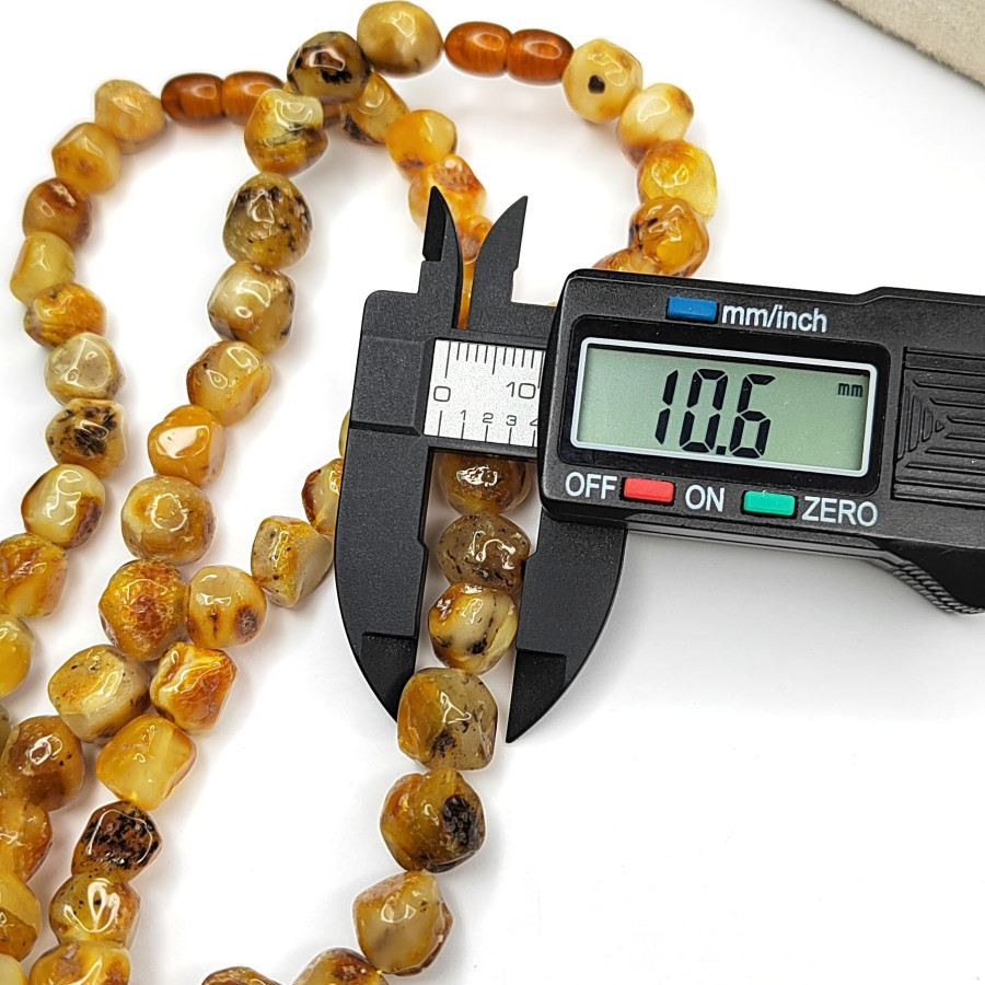 Янтарь природный натуральный 10,6 мм, нить 44 см