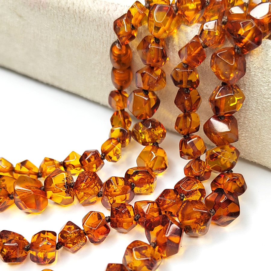 Янтарь природный натуральный 6,5-9 мм, Огранка Нить 47-48 см (56-58 бусин)