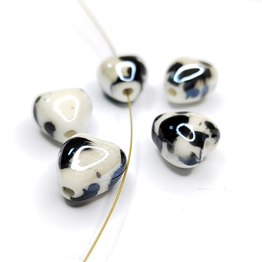 Бусины керамические Сердечко пятнистое 12 мм