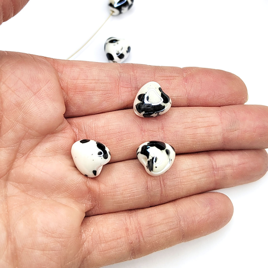 Бусины керамические Сердечко пятнистое 12 мм