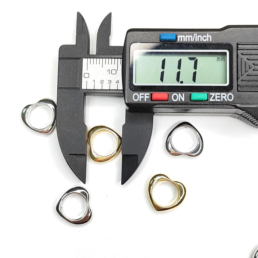 Коннектор Сердце для бусин диаметром до 8 мм, штука